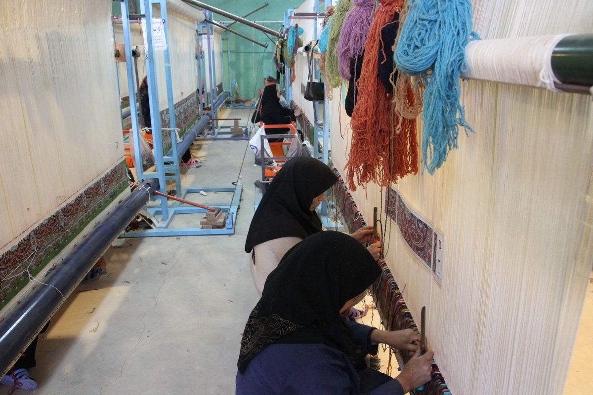 افتتاح مرکز فرش دست بافت در رفسنجان توسط استاندار