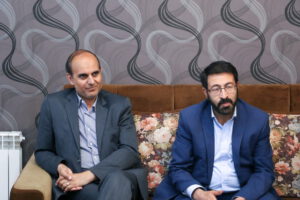 امید سلاجقه مدیر روابط عمومی و محمد محسن بیگی مدیر کل آموزش و پرورش استان کرمان